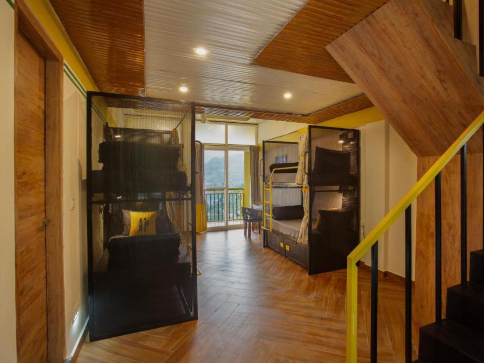 The Hosteller Khajjiar Quarto foto